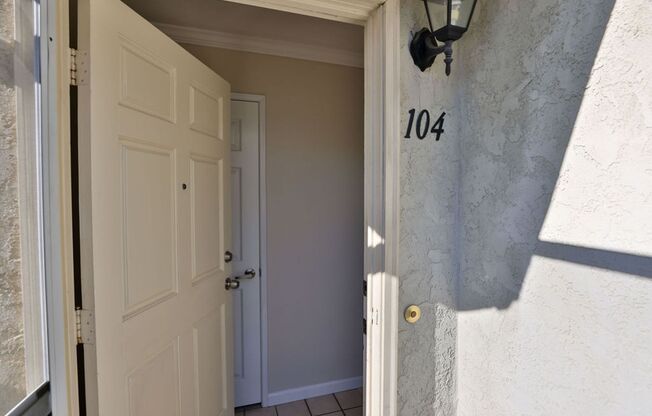 2 beds, 2 baths, $2,900, Unit Apt 104