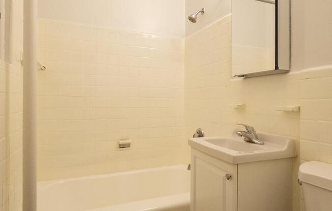 Studio, 1 bath, $2,500, Unit A