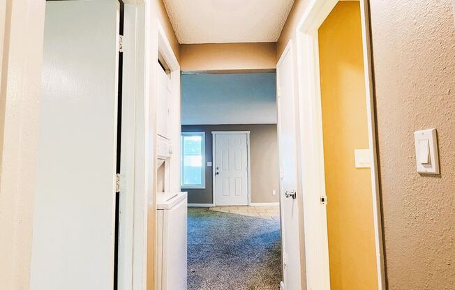 2 beds, 1 bath, 830 sqft, $1,315, Unit N-141