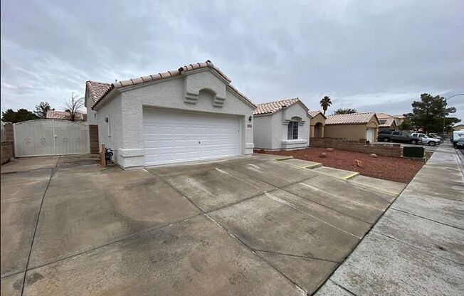Look at this beautiful One-Story home in the Northwest!