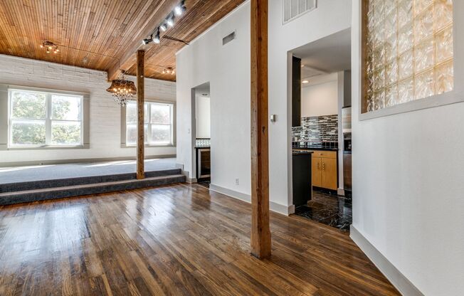 117 A N Elm, Denton TX