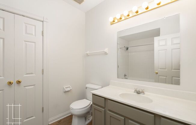 2 beds, 1.5 baths, $1,500, Unit 988 N. 4th St.