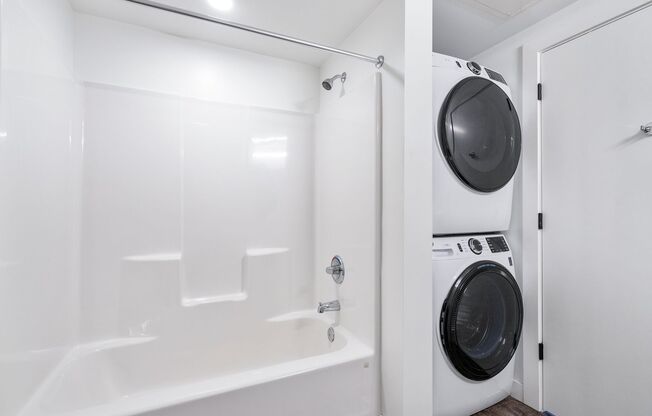 2 beds, 2 baths, 994 sqft, $1,750, Unit 202