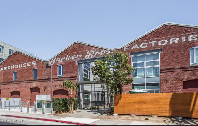 1 bed, 1 bath, 830 sqft, $2,950, Unit 220