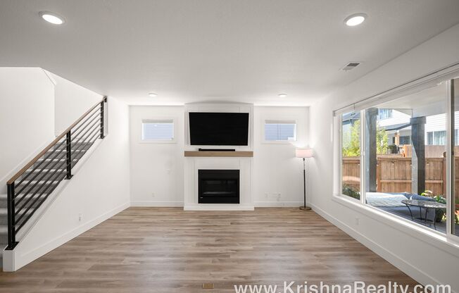 Stunning Modern Farmhouse Style 4 BD* 3 BA* Single Family Home Located In Abbey Woods Community In North Bethany! *Spectacular Location* *A+ Schools/ Luxury Home Finishes!