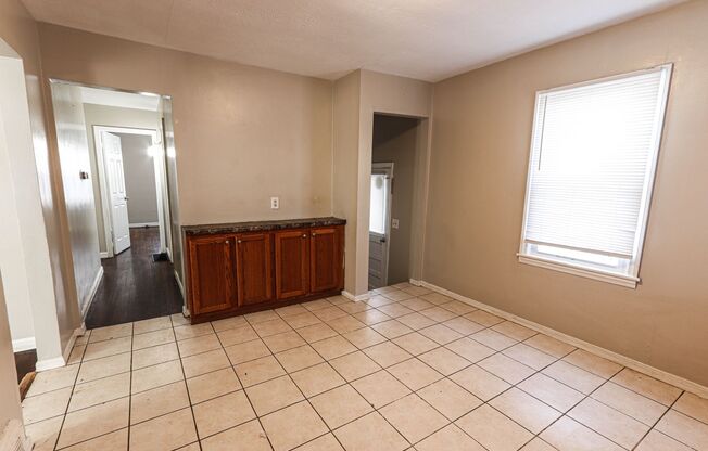 3 beds, 1 bath, $1,175