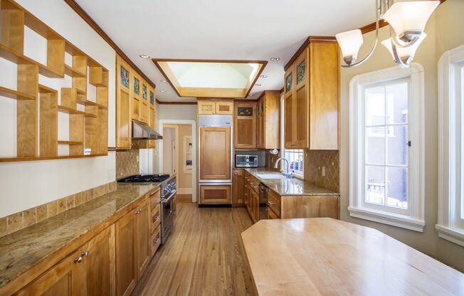 1809 Versailles Ave - 4+ bedroom | 3.5 bathroom | Single family home