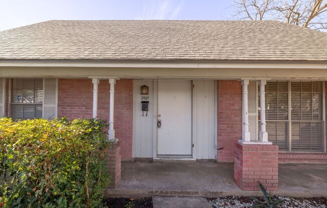 Lovely 4/2 in Brentwood Neighborhood