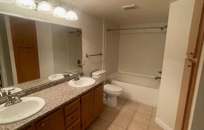 1 bed, 1 bath, $1,100, Unit UNIT 1207