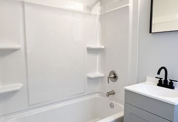 1 bed, 1 bath, 640 sqft, $999