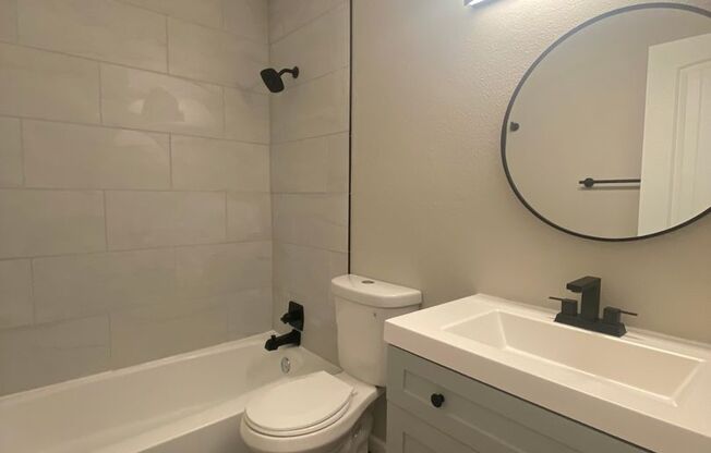 2 beds, 1 bath, $1,195, Unit Apt. 217