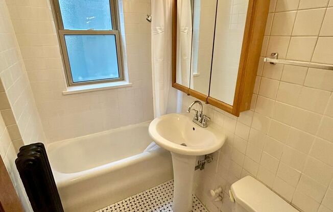 1 bed, 1 bath, 475 sqft, $1,825, Unit 233-104