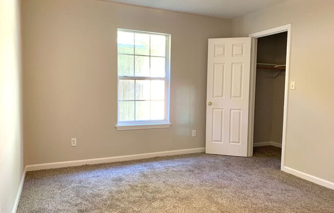 3 beds, 1 bath, $1,195