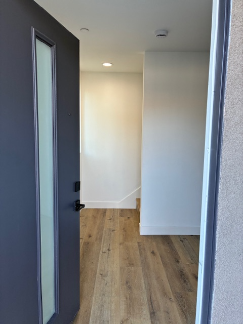 449 1/2 W 74 ST