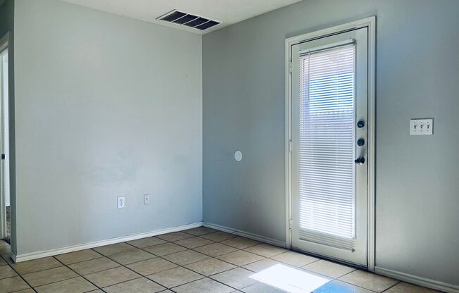 3 bed / 3 bath Move In Ready!