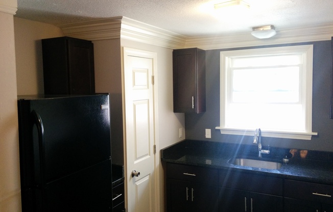 2 beds, 1 bath, 750 sqft, $1,750, Unit 17