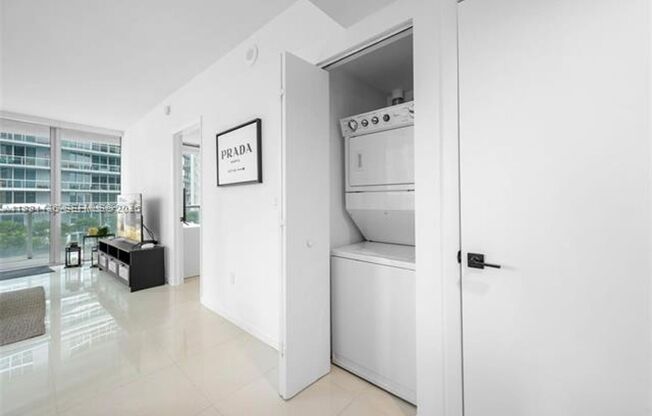 2 beds, 2 baths, 1,327 sqft, $5,100, Unit 495 Brickell Ave # 1610