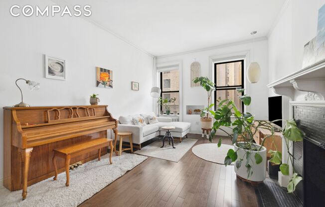 332 W 101 ST