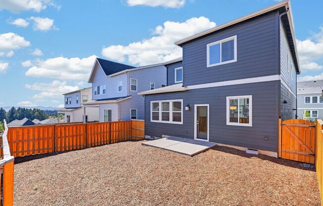 4 beds, 2.5 baths, $3,400
