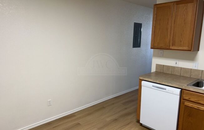 2 beds, 2.5 baths, $1,095, Unit 138 Ryan Unit B