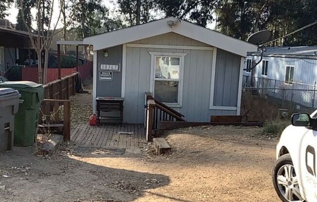 Cozy 2 Bed / 2 Bath manufactured In Serene Location In Lake Elsinore!