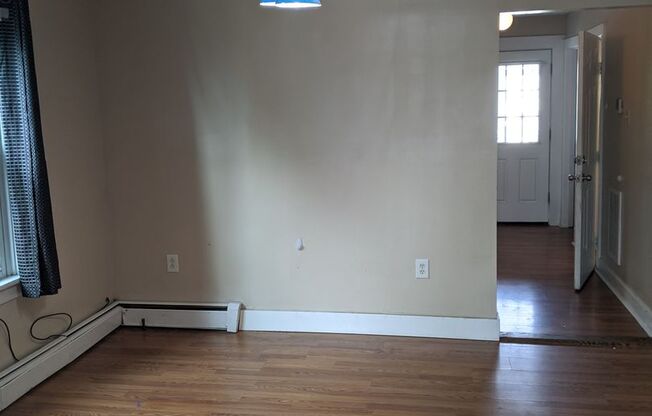 South Oakland Large and renovated 3 bedroom apartment Must SEE!