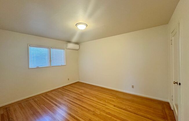 2 beds, 1 bath, $2,200