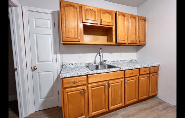 3 beds, 1 bath, $1,750, Unit 1st Fl