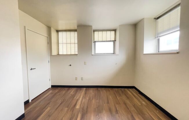 1 bed, 1 bath, 755 sqft, $735, Unit 417