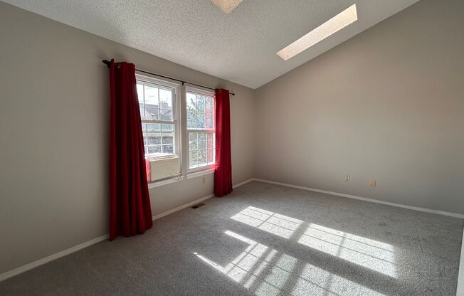 2 beds, 2 baths, $2,200, Unit # #D