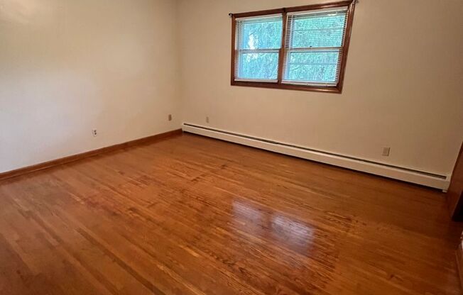 2 beds, 1.5 baths, 900 sqft, $1,440, Unit F-2