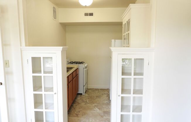 1 bed, 1 bath, 615 sqft, $1,015, Unit 1560-301
