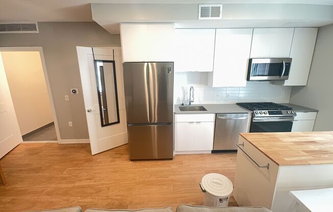 Studio, 1 bath, 504 sqft, $2,695, Unit 221