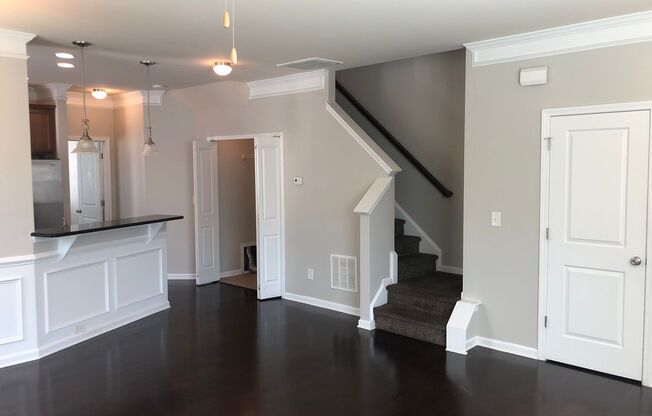 Gorgeous, like-new, Town home for lease in sought-after Laurel Valley community