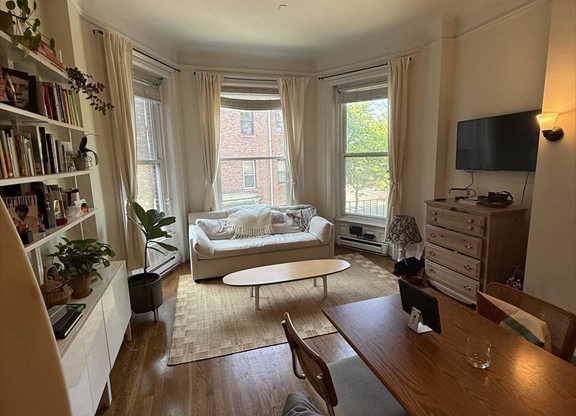 463 COMMONWEALTH AVE