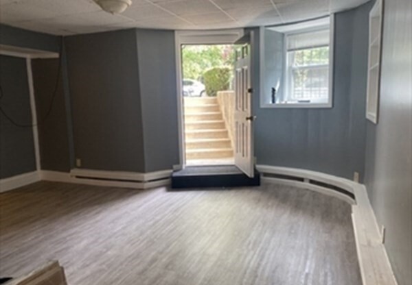 1064 Beacon St Apt B