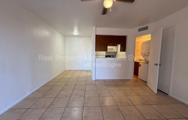 8821 N 2 ST