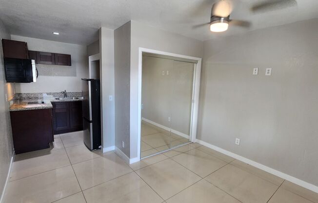 Gorgeous Studio home in Downtown Las Vegas! -MOVE-IN SPECIAL: 1/2 OFF FIRST MONTHS RENT!!