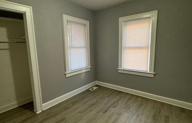 2 beds, 1 bath, $1,100