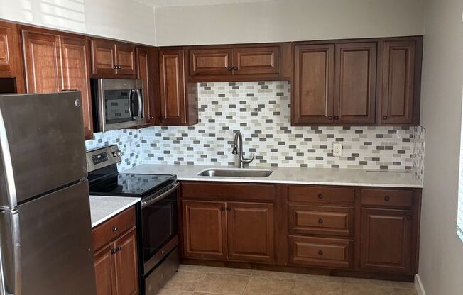 updated 2 bedroom Tempe apartment / 1st month Free move in special