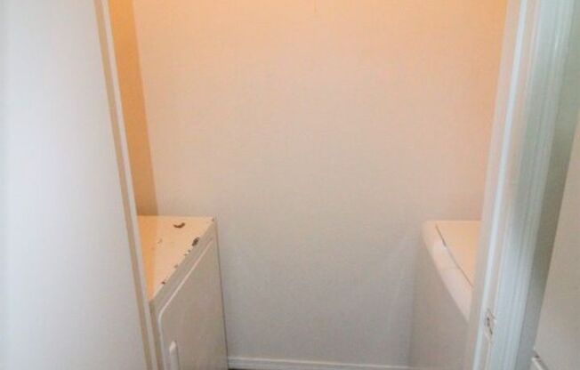 1 bed, 1 bath, $900