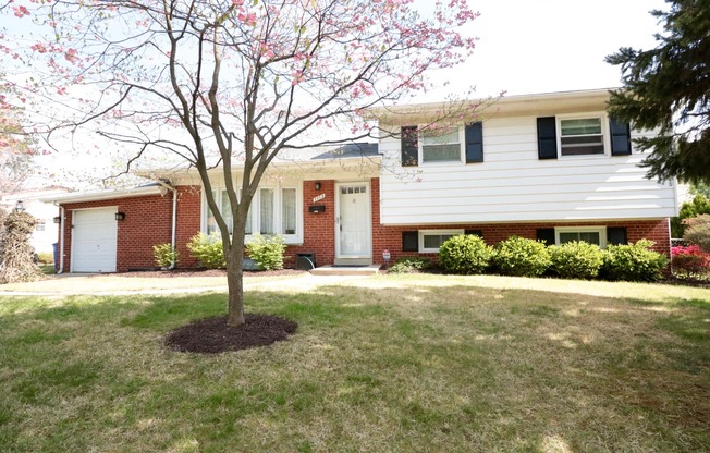 Spectacular 4 Bedroom, 3.5 SFH - Fenced Yard & Garage!