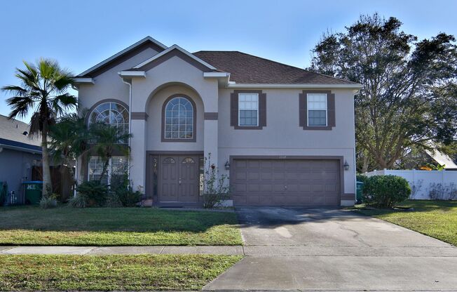 3/2.5 with 2-car garage in Maitland