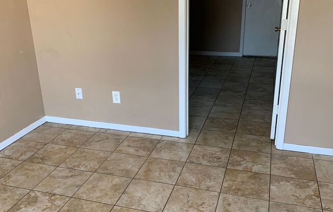 1 bed, 1 bath, 500 sqft, $899