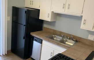 2 beds, 1.5 baths, 1,000 sqft, $1,399, Unit 12