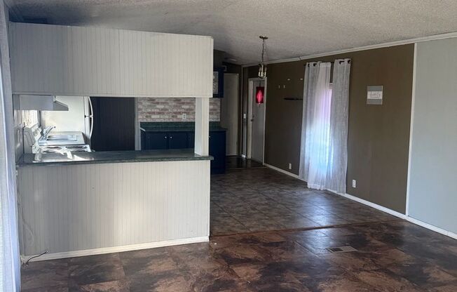 3 beds, 2 baths, $700