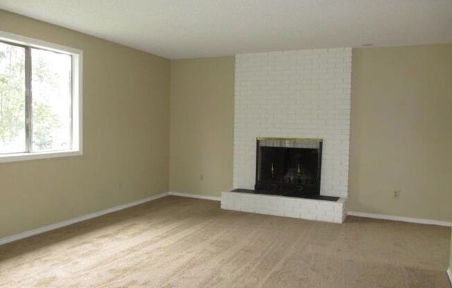 Spacious Salmon Creek Home on a Quarter-Acre Lot – Don’t Miss Out!