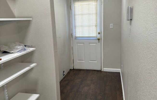 2 beds, 1 bath, $2,650