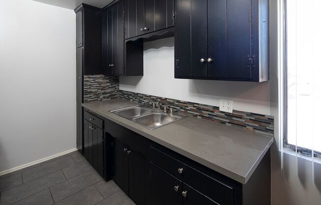 Talmadge Pacific Apartments