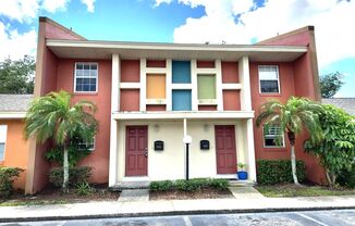 2/1.5 TOWNHOUSE IN WINTER PARK!!    *Water Included*